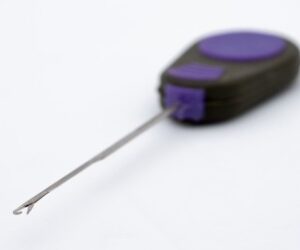 Korda - Fine Latch Needle 7 cm-es Fűzőtű Lila